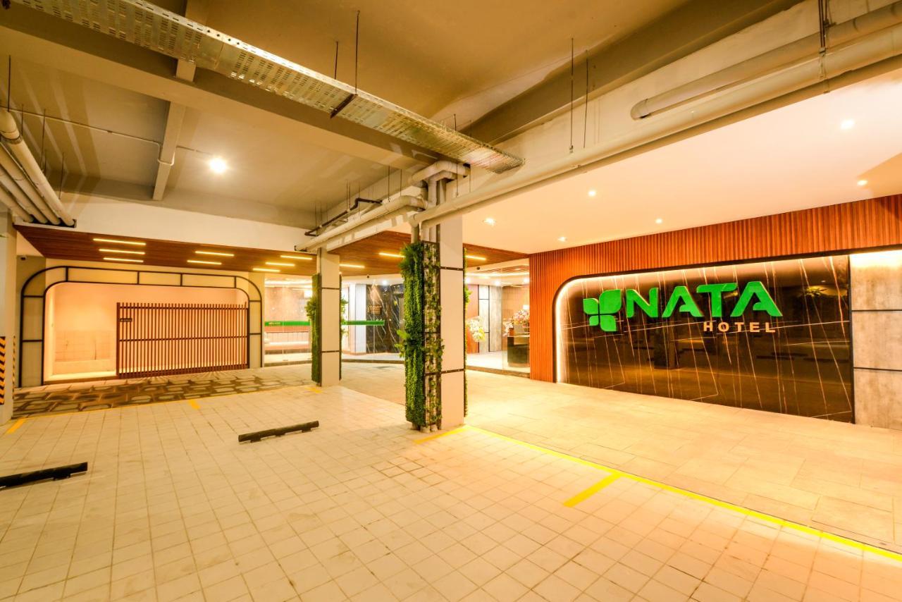 Nata Azana Hotel Solo エクステリア 写真
