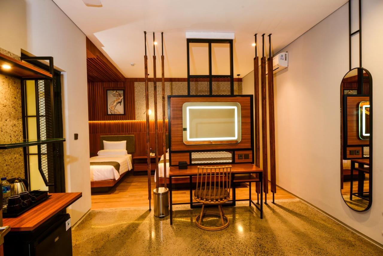Nata Azana Hotel Solo エクステリア 写真